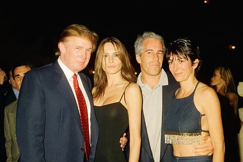 Descubren fotos del tipo de relación entre Donald Trump y Jeffrey Epstein