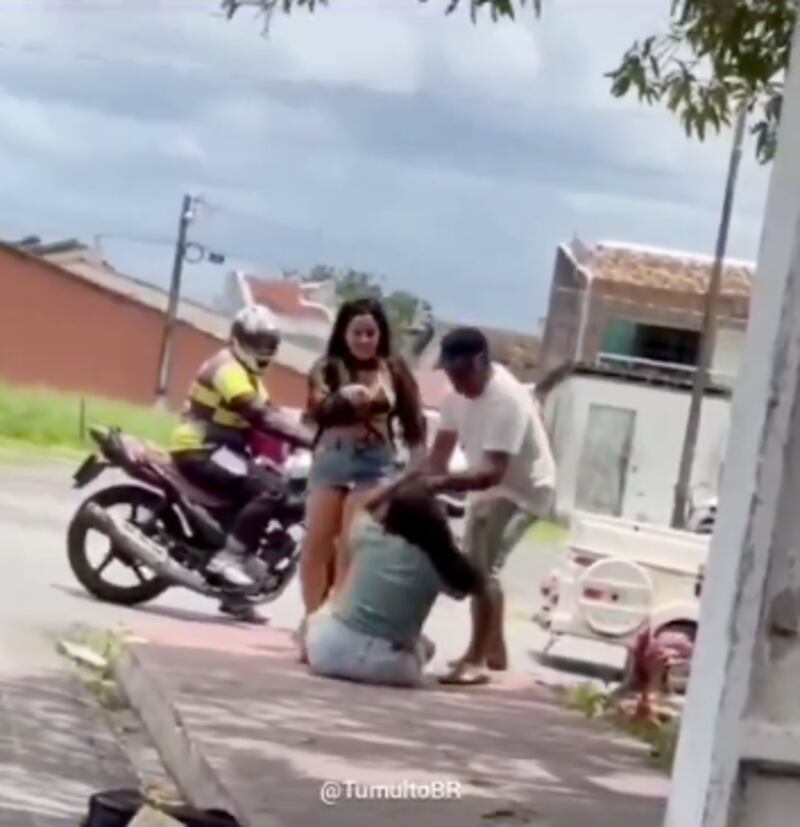 Marido y su amante se unieron para golpear a la esposa