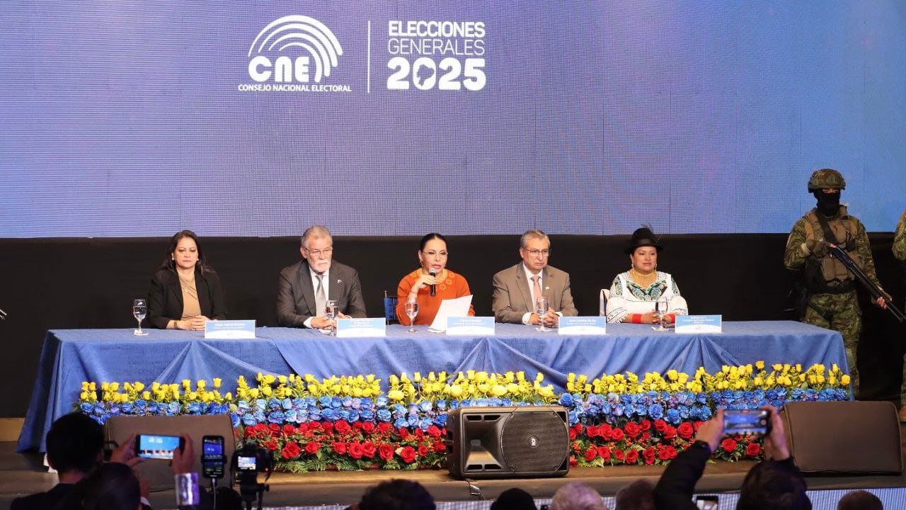 CNE anunciando los resultados oficiales de la segunda vuelta electoral