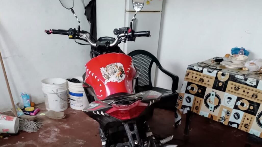 Así fue como ciudadano logró recuperar su moto robada en el norte de Quito: la policía detuvo a los sospechosos