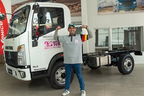 Ganador del sorteo de la competencia “Ruta de los Tres Juanes 10K” recibe camión Sinotruk NLS de 2.5 toneladas