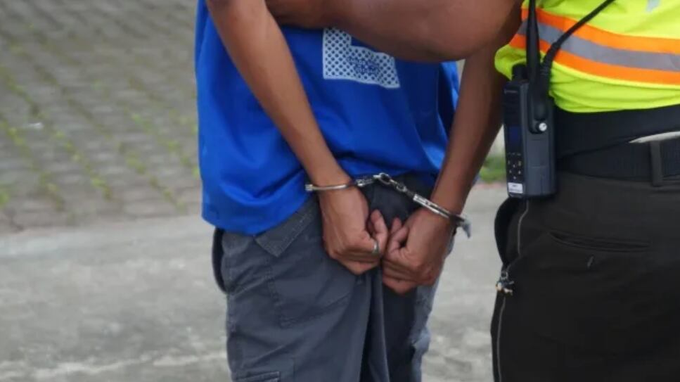 Sentenciado por femicidio en Chone: La agredió con un cuchillo y la estranguló frente a sus hijos hasta acabar con su vida