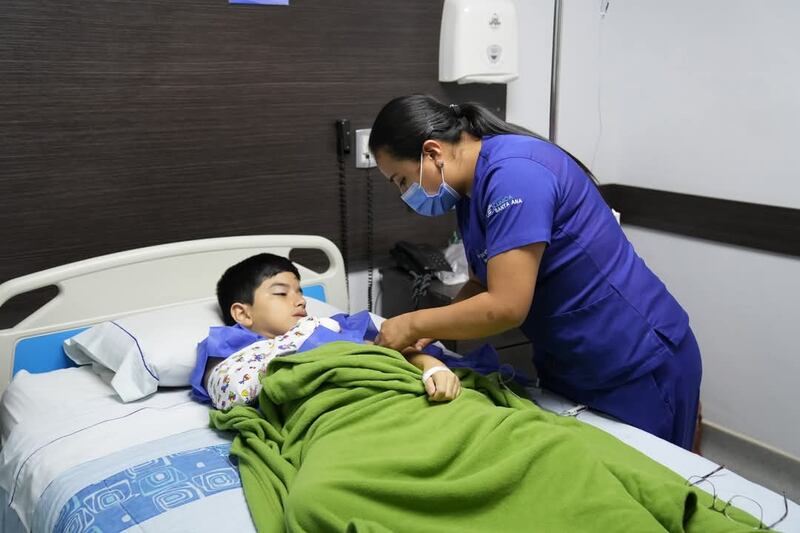 The Healing Hands Foundation transforma vidas con jornadas médicas gratuitas en Cuenca