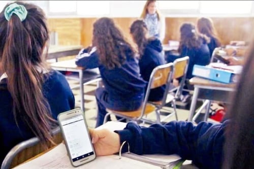 Ministerio de Educación aclara los alcances de la regulación sobre el uso de celulares en las aulas