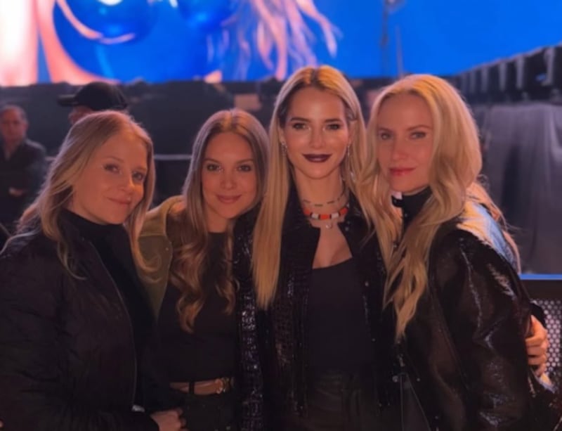 Lavinia Valbonesi en el concierto de Shakira en Quito.