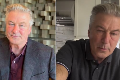 Al estilo Bad Bunny, Alec Baldwin lanza celular de mujer que lo culpaba de la muerte de fotógrafa