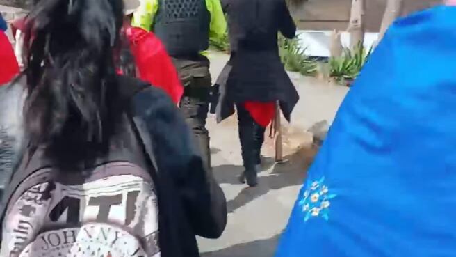 Policías retenidos en Alausí