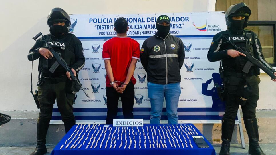 Aprehenden a miembro de Los Lobos de 18 años y con 200 dosis de droga en el centro histórico de Quito