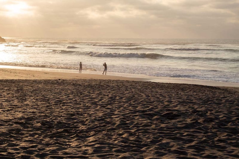 DECAMERON-PUNTA-CENTINELA-ATARDECER