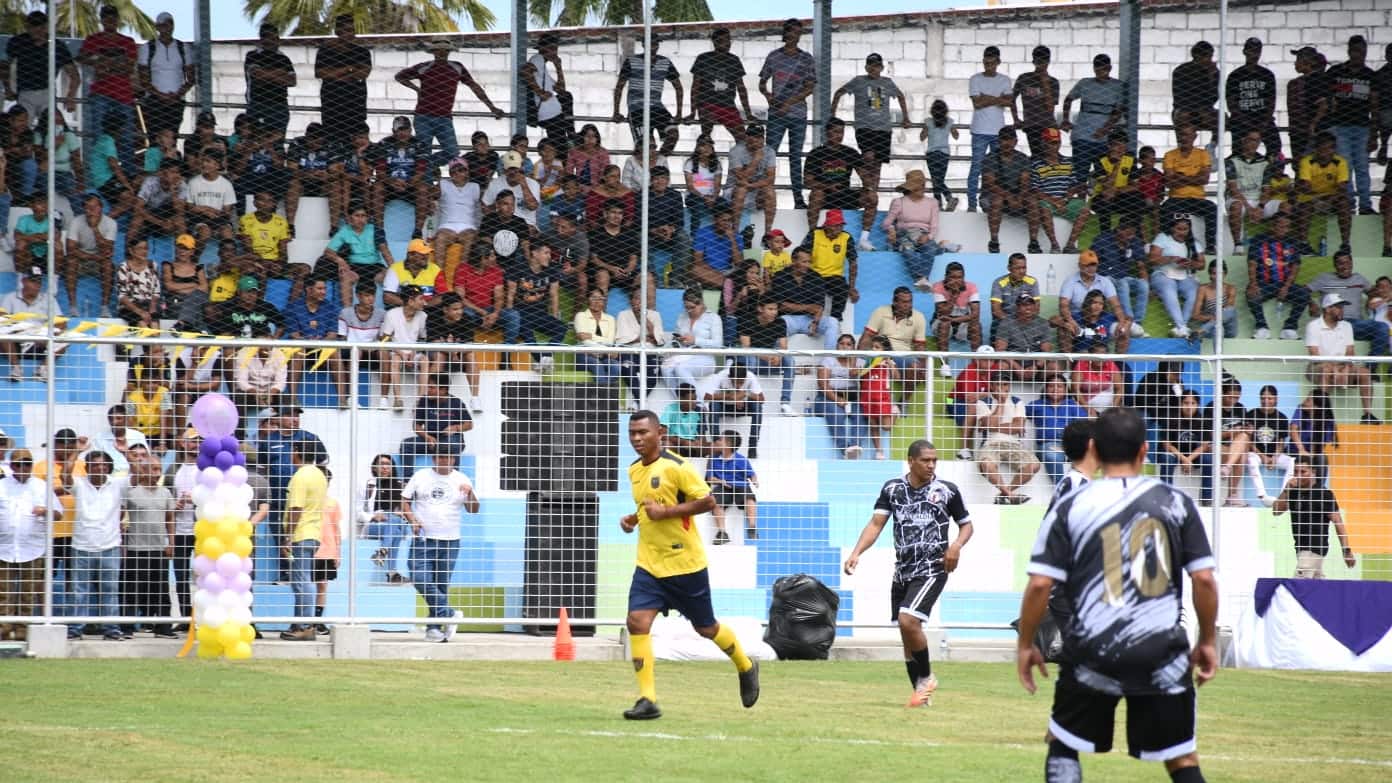 El estadio proyecta una imagen innovadora y fue edificado con mano de obra samborondeña.