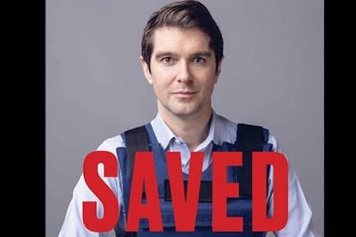 Periodista vuelve a trabajar en vivo tras perder una pierna, el pie de la otra y un ojo en Ucrania