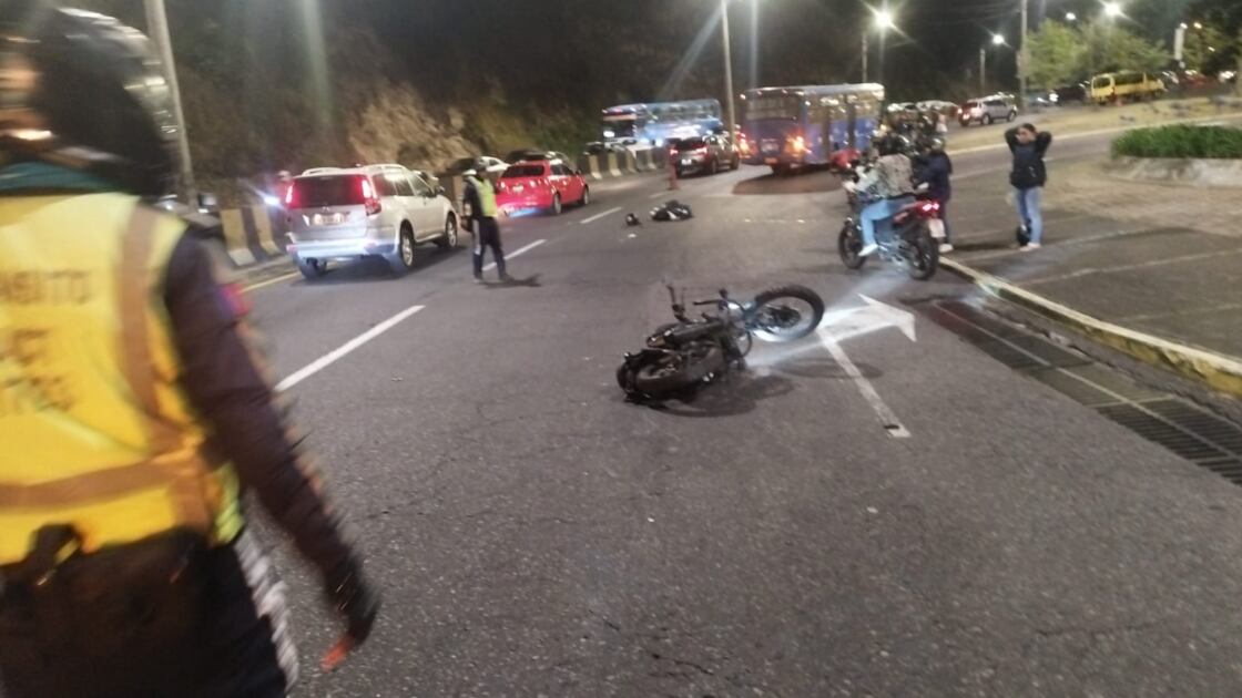 Quito: Motorizado falleció en un siniestro de tránsito en El Trébol