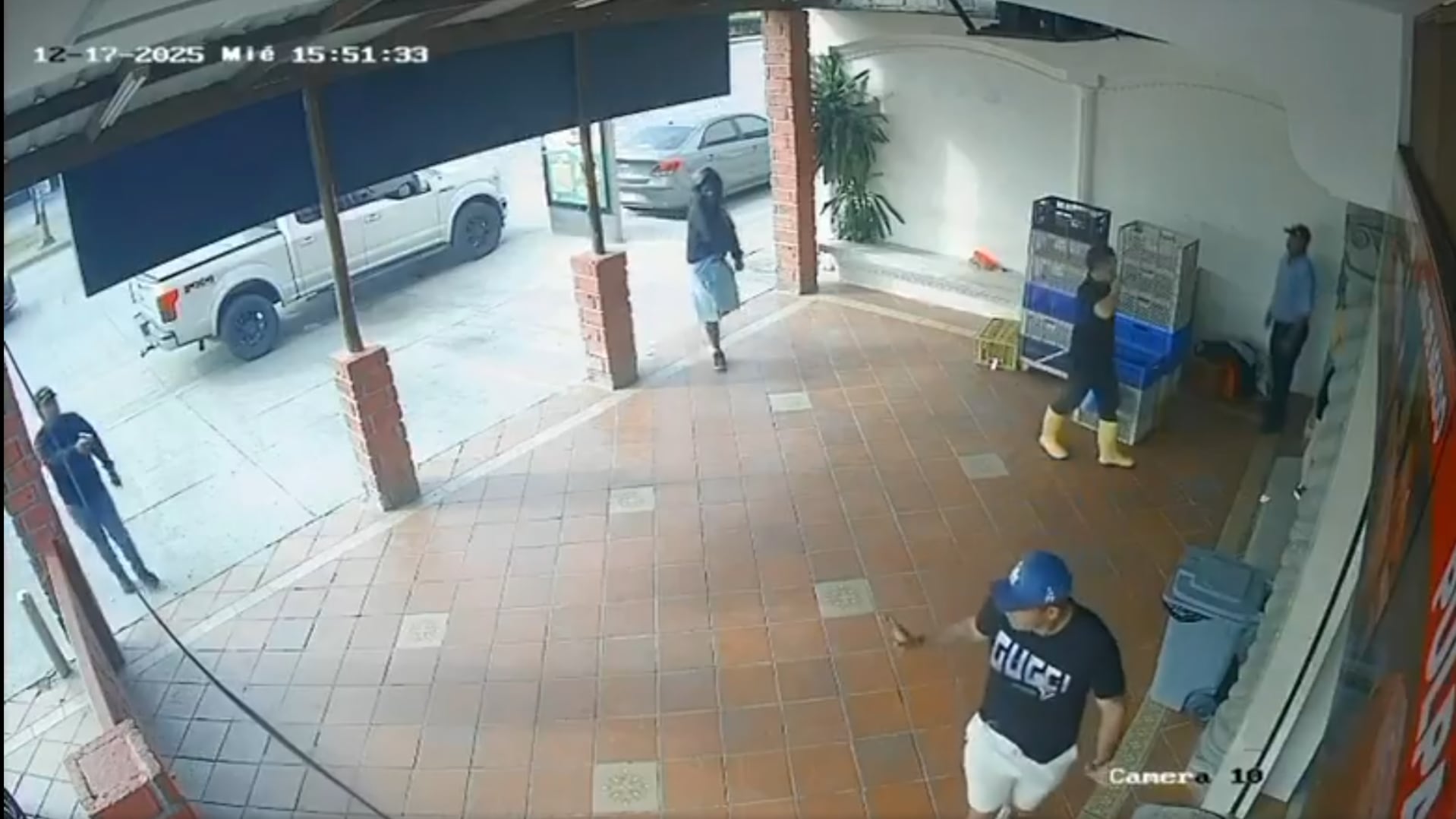 Cámara registró el ataque a Mario Pineida