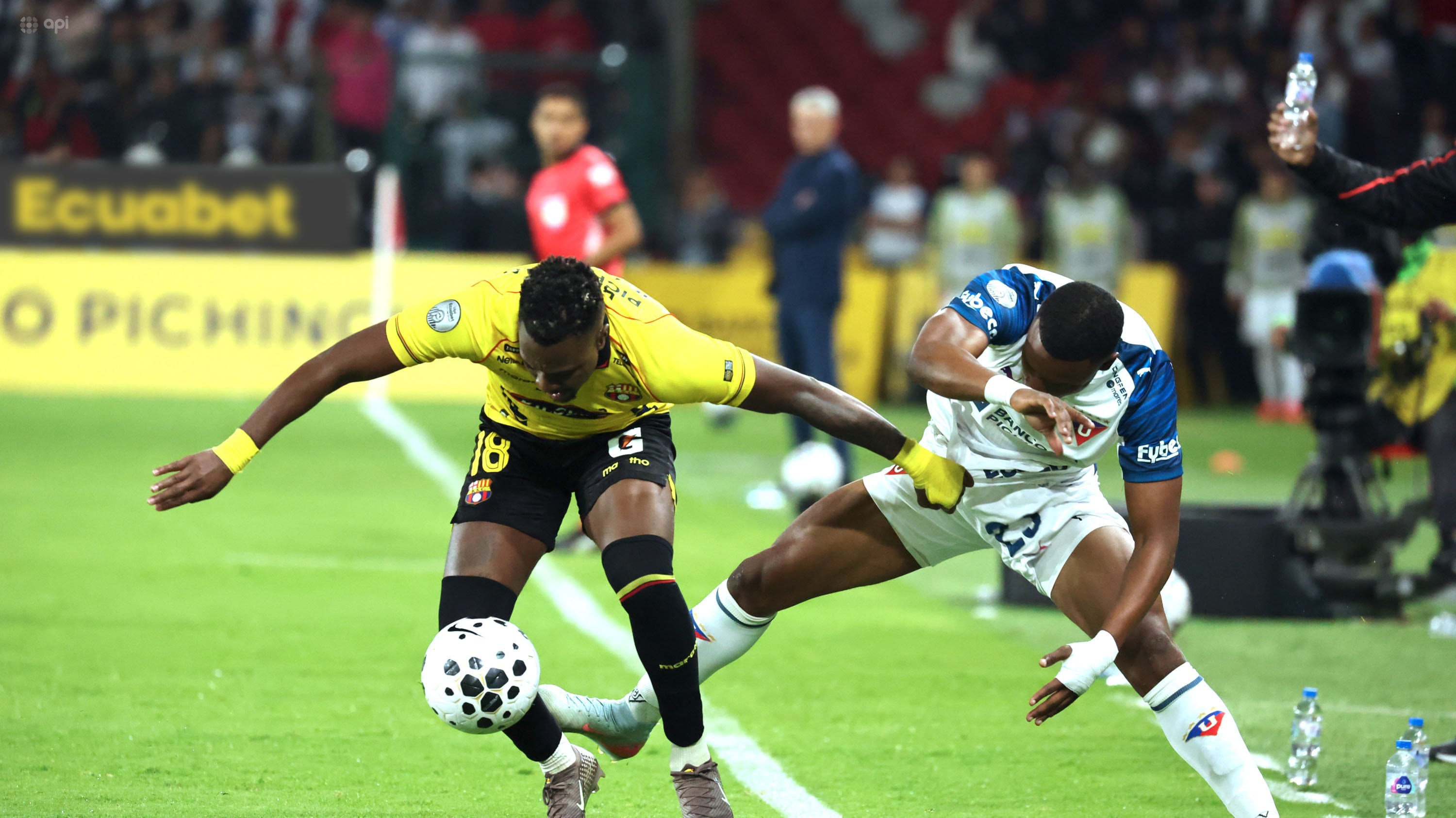 2026-4-3 Quito Ecuador .- Campeonato nacional de fútbol, Liga ECUABET 2026. Liga de Quito, LDU-Q enfrenta a Barcelona en el estadio Rodrigo Paz Delgado.
Foto : API/ Patricio Terán
