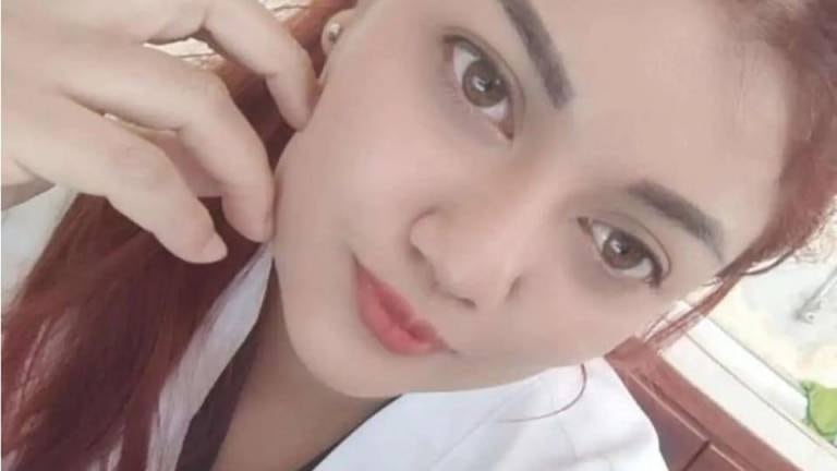 Una enfermera falleció mientras esperaba una ambulancia en Manabí en la víspera de su cumpleaños