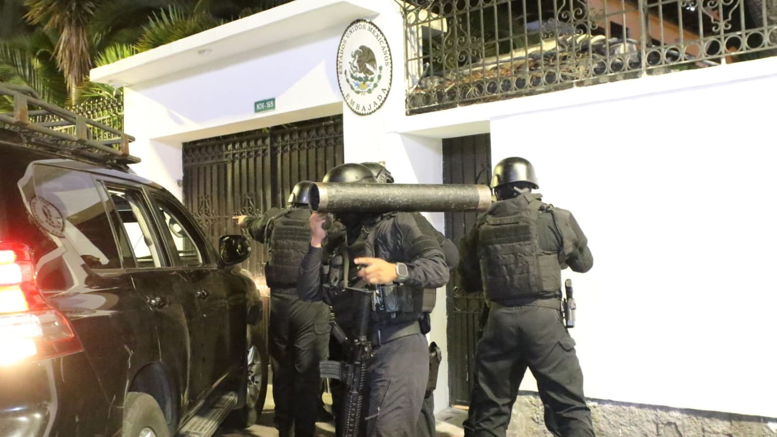El Bloque de Seguridad ingresó a la Embajada de México en Quito y detuvo a Jorge Glas.