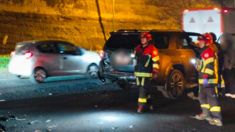 Accidente de tránsito en la vía E-35 deja dos personas afectadas en Pifo, en Quito