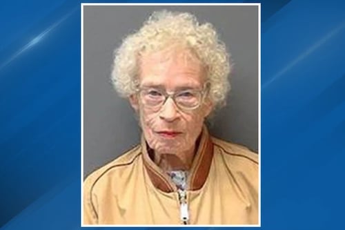 Mujer de 89 años atropella a niño en un paso de peatones y se da a la fuga