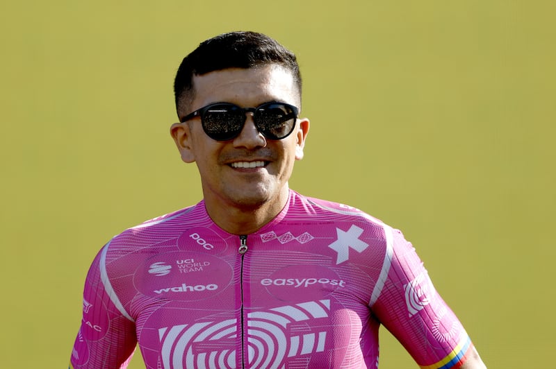 Barcelona (Spain), 02/07/2026.- Ecuadorian cyclist Richard Carapaz of EF EducationEasyPost waves during the teams' presentation of the Tour de France 2026 in front of the Basilica of the Sagrada Familia in Barcelona, Spain, 02 July 2026. The 113th edition of the race is scheduled to take place from 04 to 26 July 2026. (Ciclismo, Francia, España) EFE/EPA/GUILLAUME HORCAJUELO