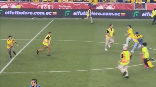 Invasión de Hinchas en el Ecuador vs Bolivia