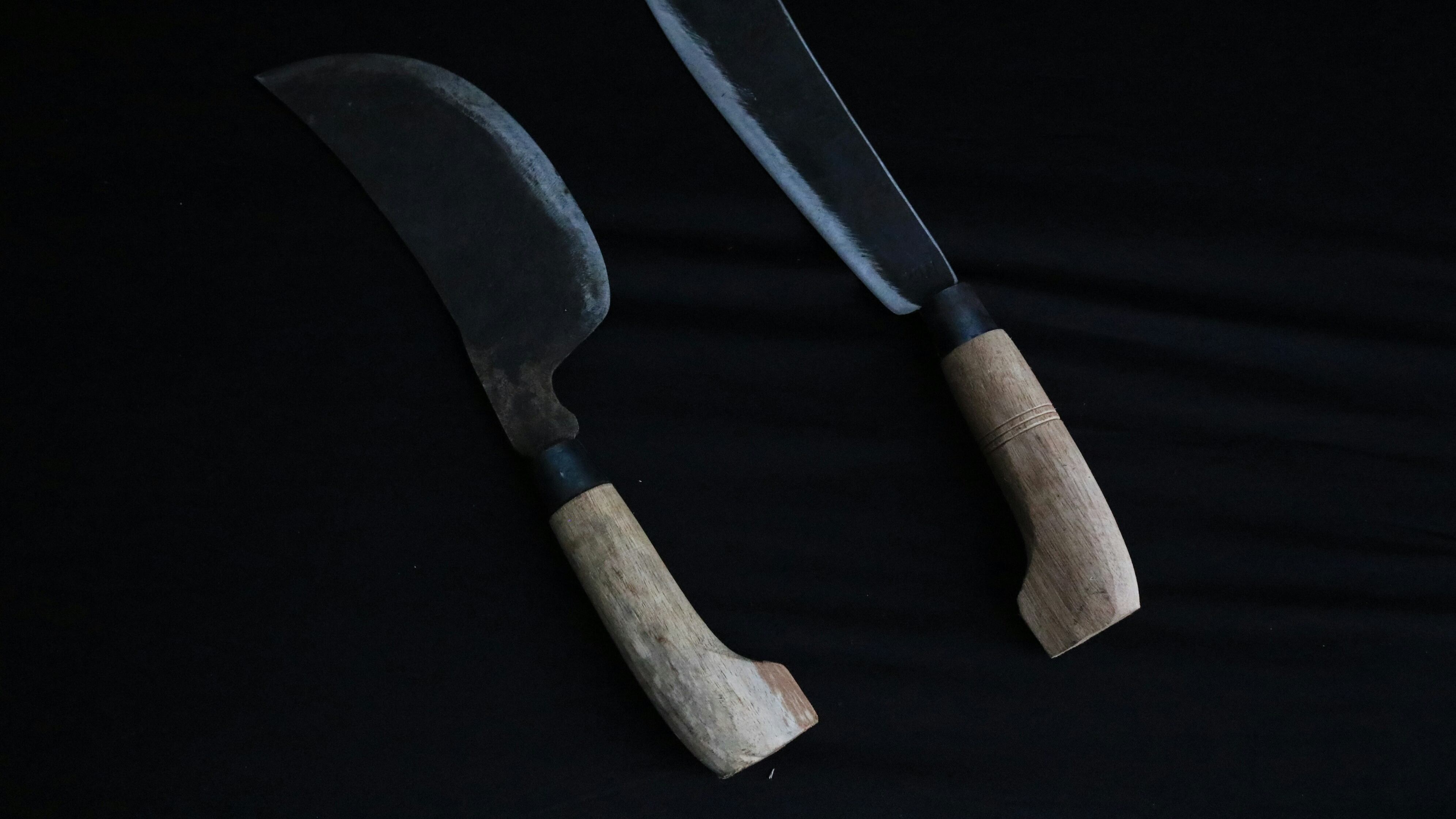 Persiguió a su expareja y luego la degolló en plena vía pública.