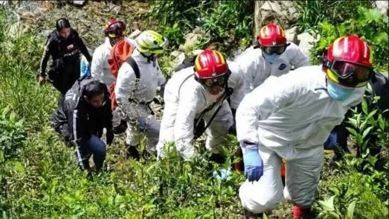 Rescate de joven en Baños de Agua Santa