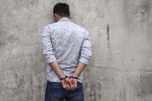 Un policía lo vio cuando abusó de una joven con 65% de incapacidad intelectual en plena calle: fue condenado a pena agravada