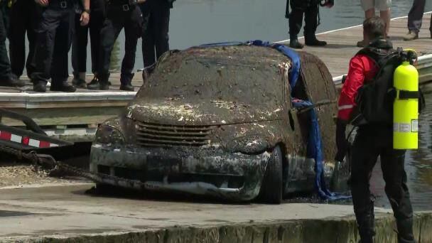 Impactante hallazgo: encuentran cuerpo de hombre desaparecido hace 15 años dentro de un auto sumergido