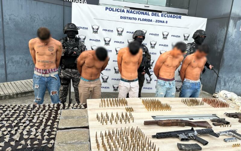 Incautan armas, drogas y cubos de medios de comunicación en Durán y Guayaquil