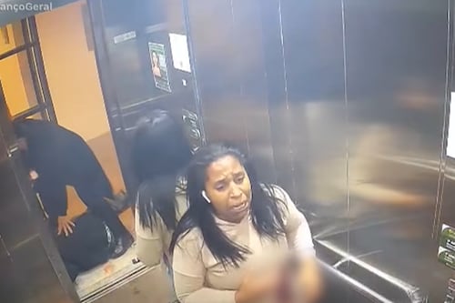 Video capta brutal ataque de un hombre contra su exnovia dentro de un edificio