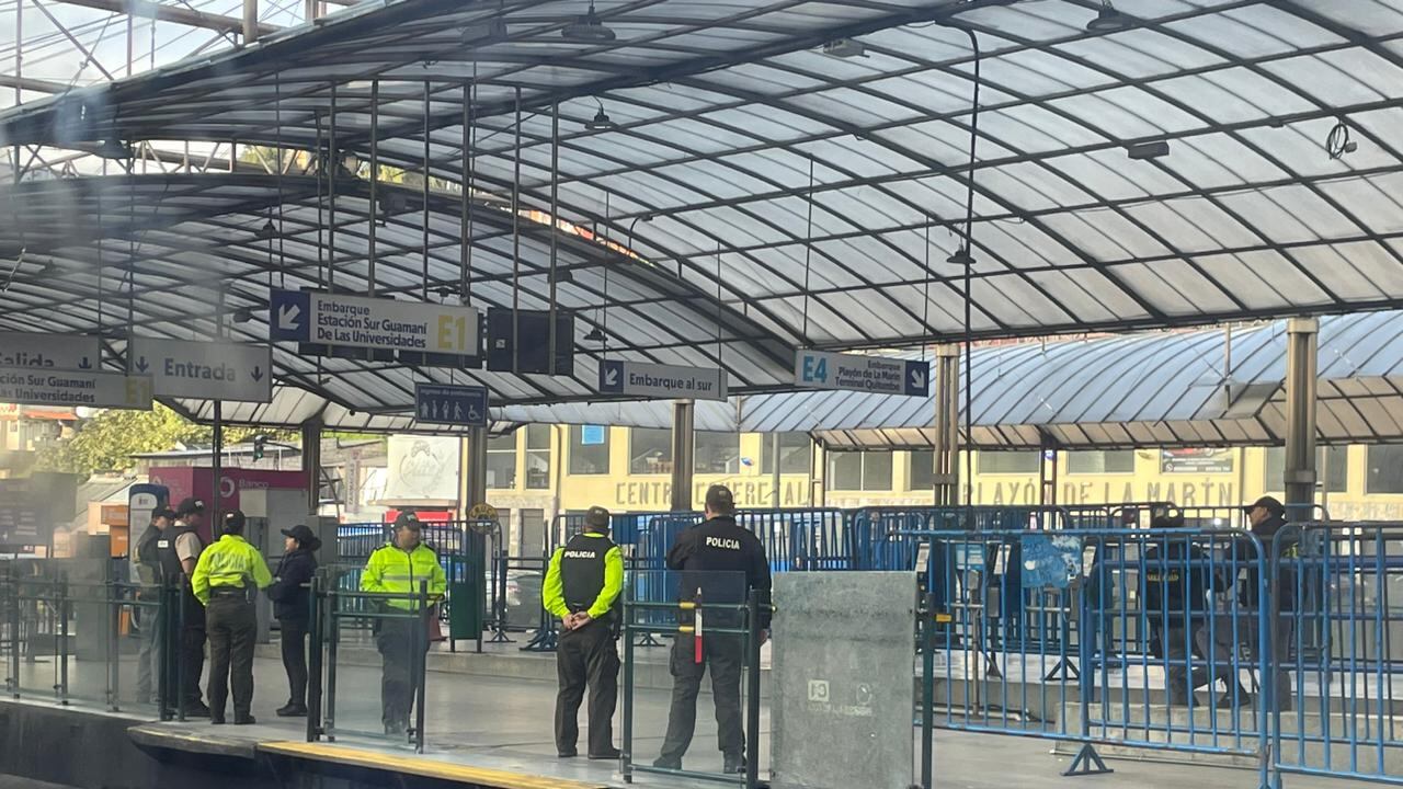 Una mochila abandonada en un basurero pone en alarma al sector de La Marín, centro de Quito