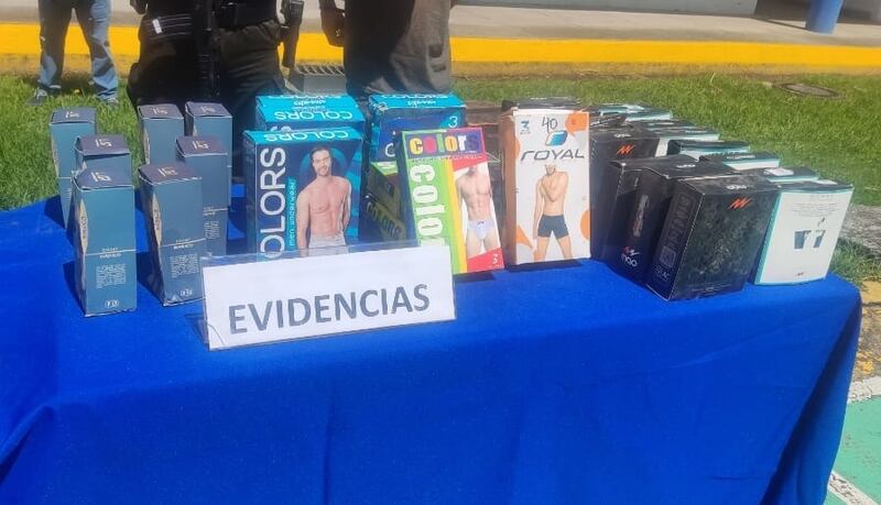 Herramientas que habrían usadas en el delito.