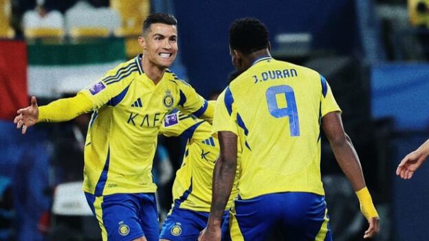 Jhon Durán con Cristiano Ronaldo en Al Nassr