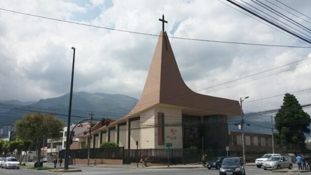 Se hicieron pasar por albañiles para robar 17.000 dólares de una iglesia en Quito