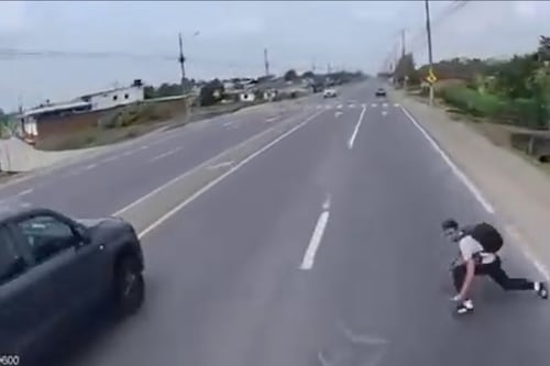 Un hombre se lanzó a las ruedas de un camión en Yaguachi, Guayas