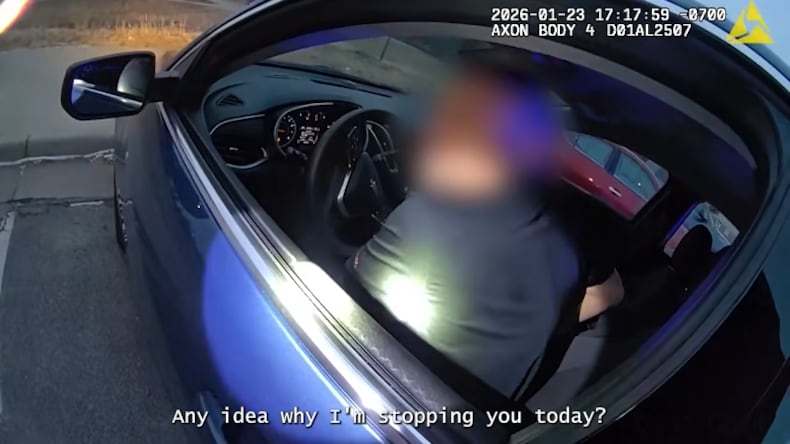 Hombre es detenido por conducir en estado de ebriedad y la Policía descubre a tres niños en la cajuela