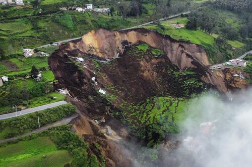 FOTOS: El antes y después de Alausí tras la tragedia del deslizamiento de tierra