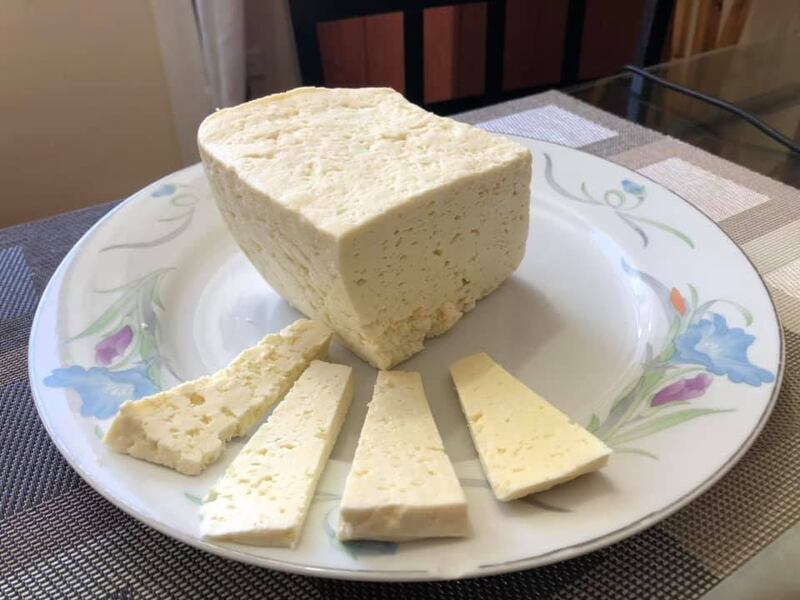 El Instituto Nacional de Patrimonio Cultural declaró al queso chonero como Patrimonio Cultural Inmaterial del Ecuador.