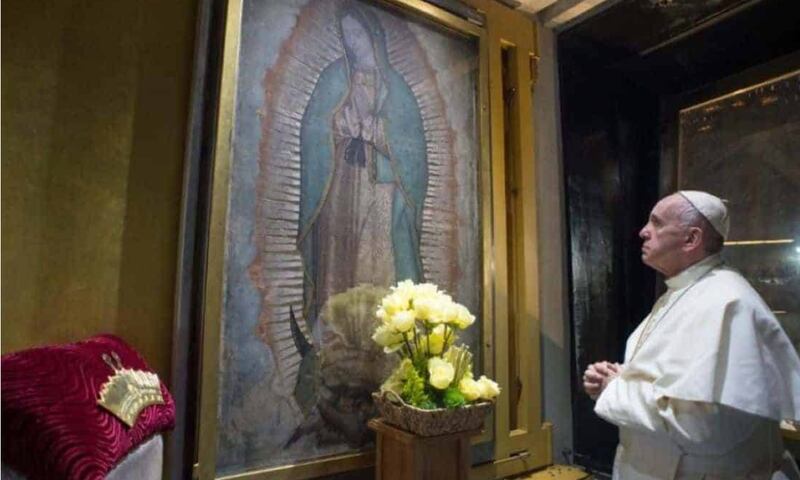 Papa Francisco con la Virgen