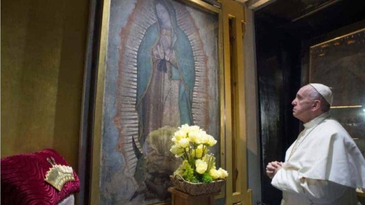 Papa Francisco con la Virgen