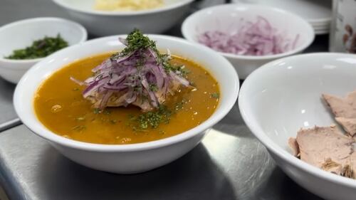 Las Palmeras, la receta esmeraldeña que triunfó en el Encebollado Fest