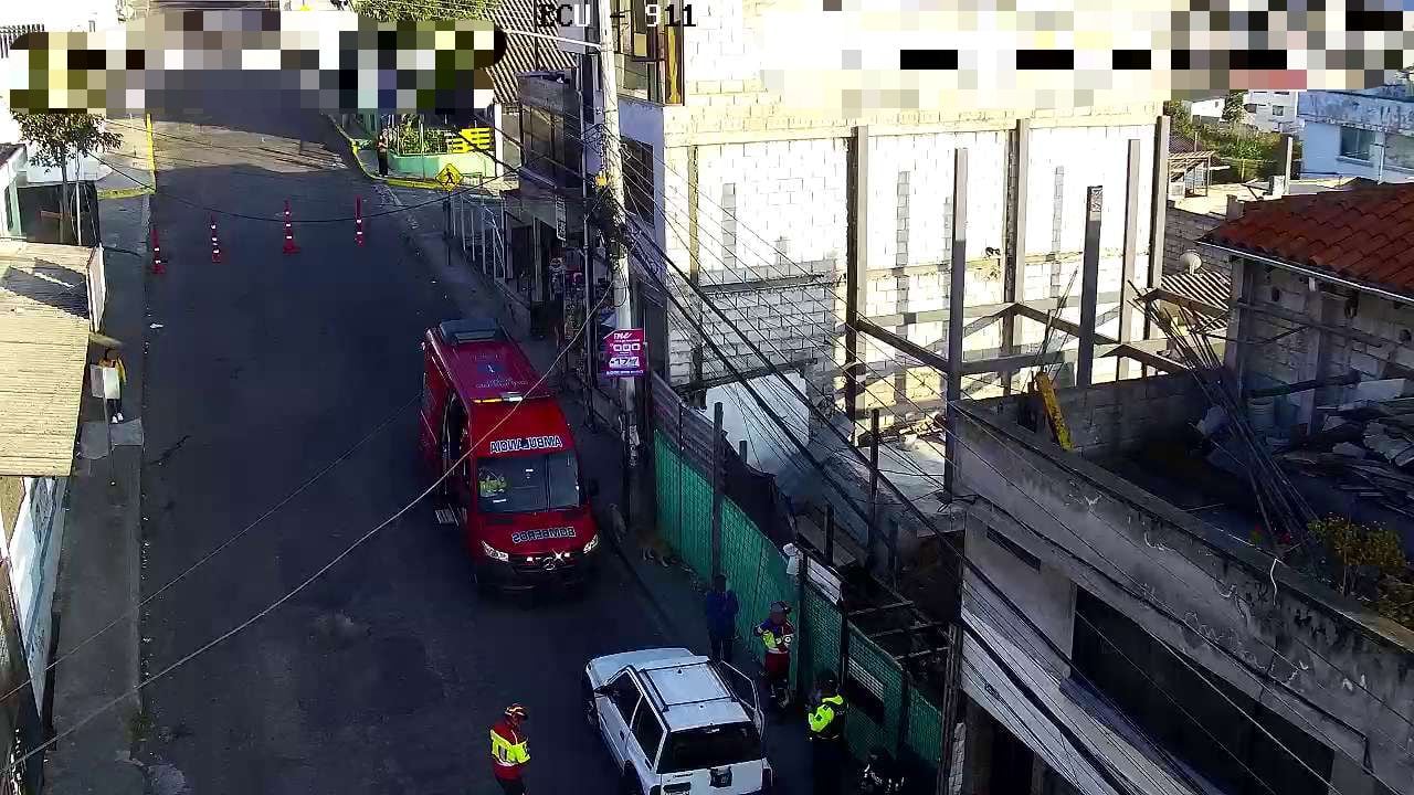 Incendio estructural en el norte de Quito dejó una persona fallecida