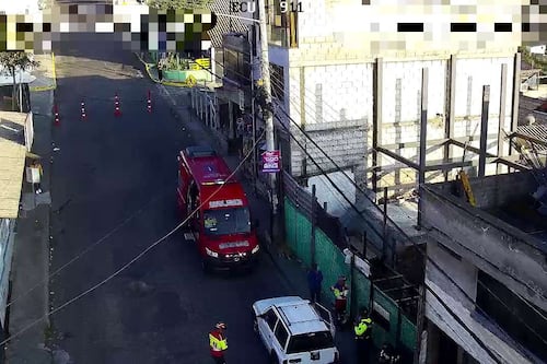 Incendio estructural en el norte de Quito dejó una persona fallecida