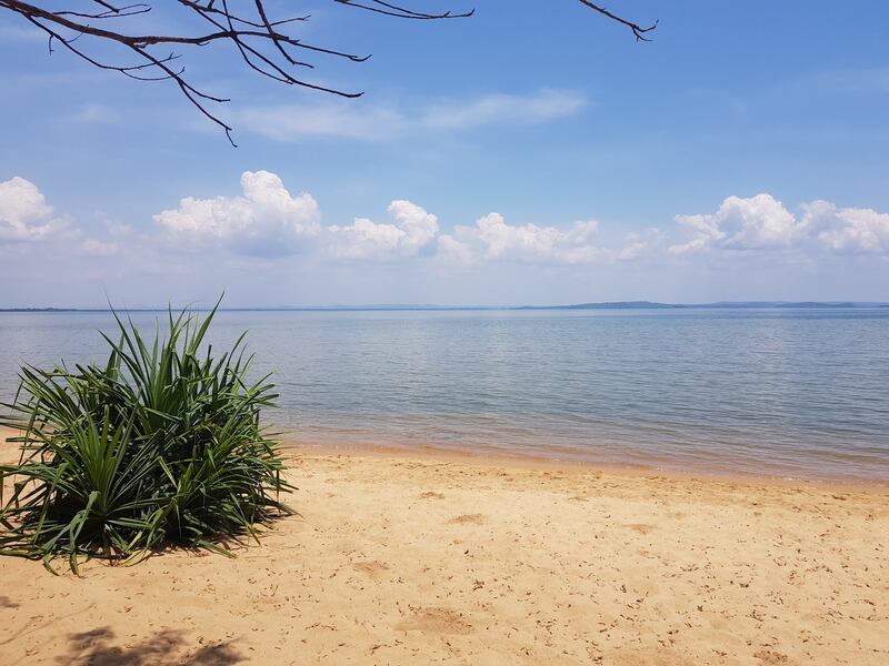 Playa de Sampur en Indonesia