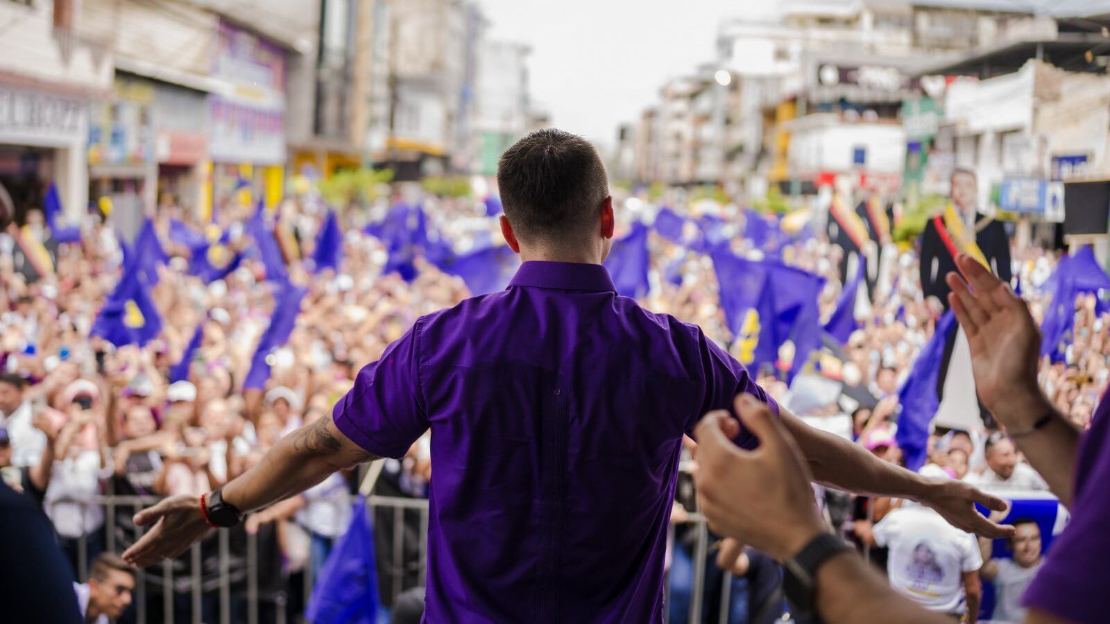 Daniel Noboa durante la campaña electoral
