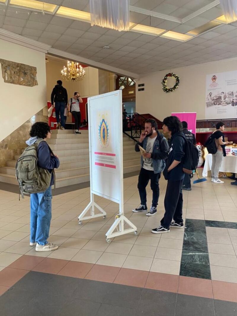 ¿Qué el Virus del Papiloma Humano? Estudiantes en Quito realizan campaña para romper tabúes.