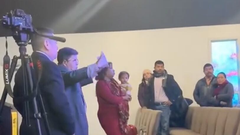 Pastor expulsa a fiel