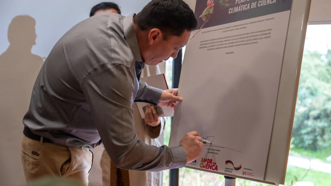 Presentación oficial del Plan de Acción Climática 2025-2035 en Cuenca.