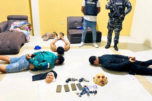 Más de 100 detenidos y una tonelada de droga decomisada en operativo policial en Ecuador