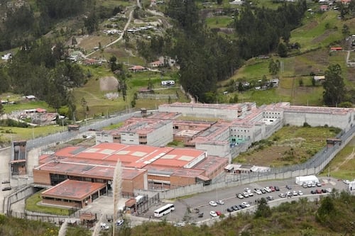 Presos se fugaron durante el traslado de la Cárcel de Azogues hasta Turi en Cuenca